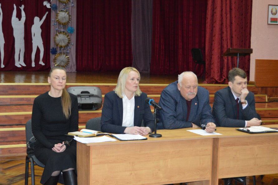 Встреча учащихся с кандидатами в депутаты