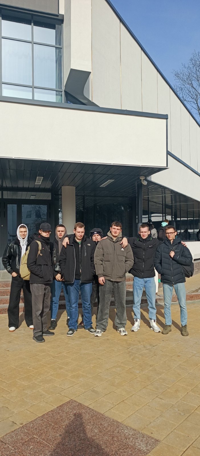 Выбираем студотряд