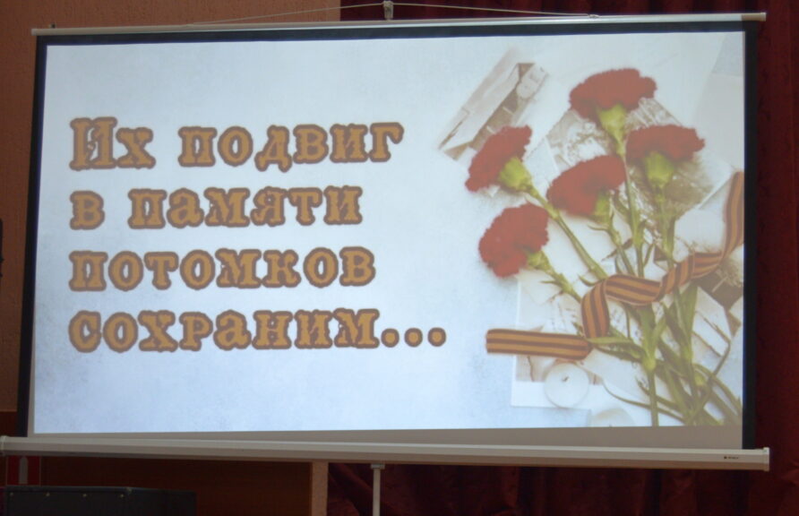 ПЕСНИ В ВОЕННОЙ ШИНЕЛИ